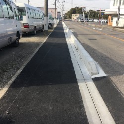 歩道にも安心安全な側溝を？