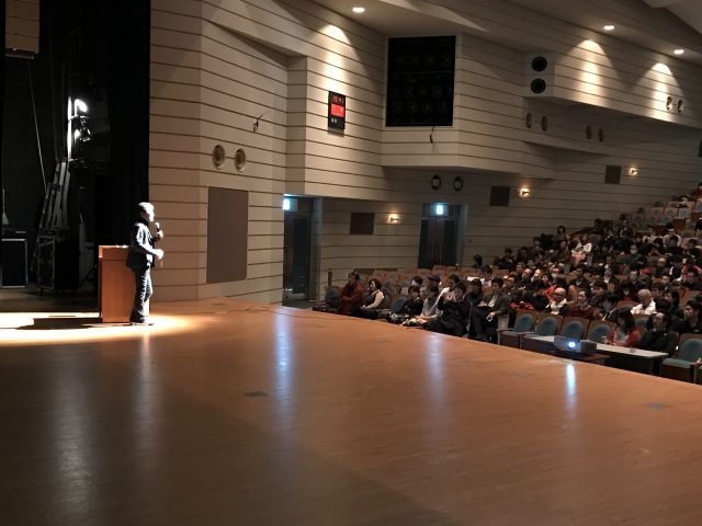 藤村先生の講演風景